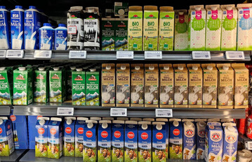 Schriftliche Vertr�ge f�r die Lieferungen von Milch sollen bald obligatorisch werden. Genossenschaften bleiben au�en vor. 