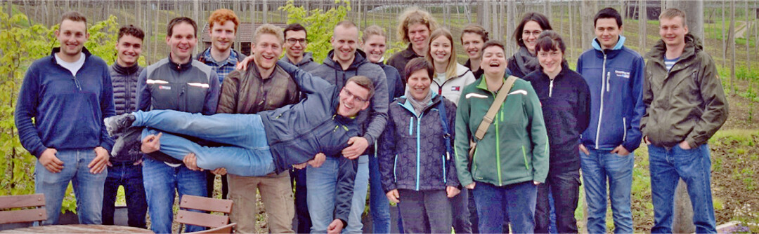 Qualifizierte f�r den Bundesentscheid im Berufswettbewerb und ihre Coaches.