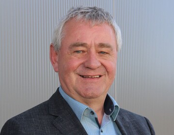 Landh�ndler Helmut Lehner aus Westerstetten bei Ulm produziert und vermarktet entspelztes Dinkelsaatgut - ab Herbst auch f�r Biobauern.