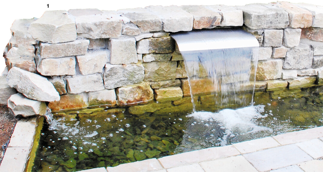 Bruchsteine bilden hier den Rahmen f�r einen Wandbrunnen.