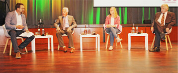 Das Podium beim Jubil�ums-Talk (v. l.): BWagrar-Chefredakteur Guido Krisam, LBV-Ehrenpr�sident Gerd Hockenberger, Landwirtin Birgit Locher und Ministerialdirigent a. D. Joachim Hauck.
