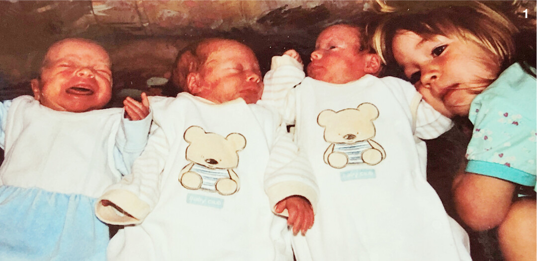 Die Drillinge Nico, Lena und Svenja mit ihrer �lteren Schwester Lara, 2007.