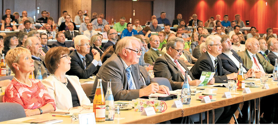 Der Einladung zur 29. ordentlichen Mitgliederversammlung folgten neben den Delegierten zahlreiche Ehreng�ste und Vertreter aus Politik und Verb�nden.