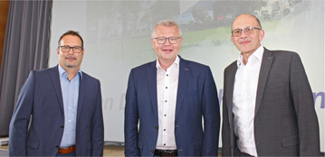Stringentes Kostenmanagement und hohe Produktpreise haben ma�geblich zum Erfolg der Hohenloher Molkerei beigetragen; von links: Aufsichtsratsvorsitzender Ralf Klenk, Martin Boschet und Manfred Olbrich.