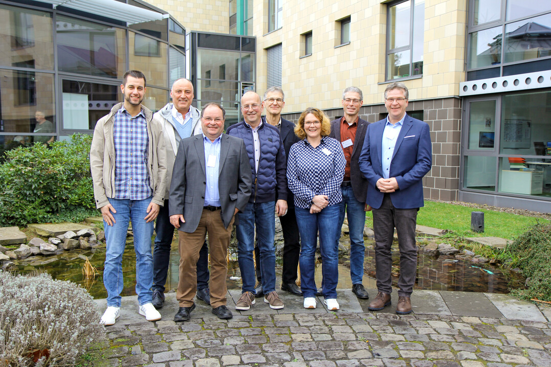 V. l.: André Maur, Hermann Josef Hennes, Guido Andres, Wolfgang Schöben, Wolfgang Hessemer, Helga Futterknecht, Matthias Kraut, Lambert Lehnertz.