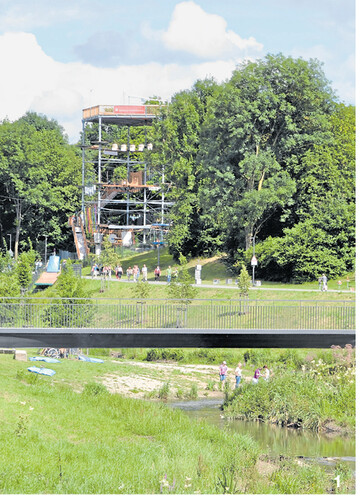 Cappelrain: großer Kletterturm und Strand an der Ohrn.