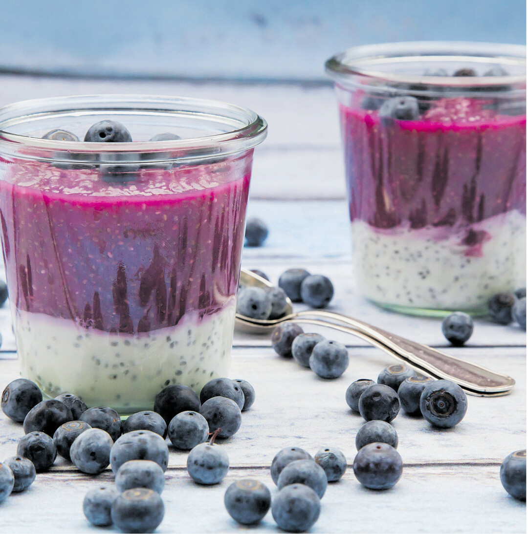 bild der woche Das Enztal im Nordschwarzwald feiert vom 15. bis 23. Juli traditionsgem�� sein �Blaues Gold". Am 15. Juli wird der Heidelbeerweg mit Erlebniswanderungen zu den besten Sammelpl�tzen er�ffnet. Das Heidelbeerfest am folgenden Samstag startet ab 14 Uhr mit der Kr�nung der Heidelbeerprinzessin in Enzkl�sterle. Bis Sonntag 17. Juli gibt es dort den Heidelbeermarkt, kulinarische K�stlichkeiten, viel Musik und ein buntes Kinderprogramm. Mehr dazu unter www.heidelbeerdorf.de