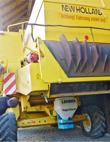 M�hdruschsaat ist auch mit simplen technischen L�sungen erfolgreich umsetzbar, wie mit diesem pneumatischem S�ger�t.