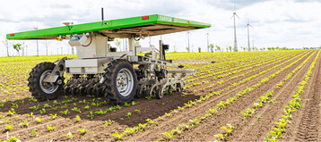 Der Farmdroid-Roboter im Einsatz bei Zuckerrüben.