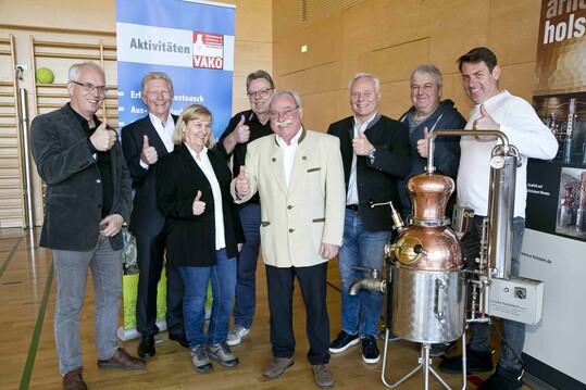 Der neue VAKÖ-Vorstand mit Alt-Obmann Elmar Domig (v.l. Ulrich Höfert, LK Vorarlberg, Michael Morscher, Christine Elsensohn, Egon Brunner, Elmar Domig, Gerhard Polzhofer, Andreas Krammel, Alexander Sarvas. Es fehlt Gilbert Hammerer.