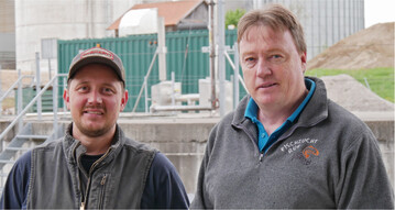 Die Bioenergie-Unternehmer Roland Gr�ber (l.) und Werner Ruf sind f�r die Zukunft ger�stet.