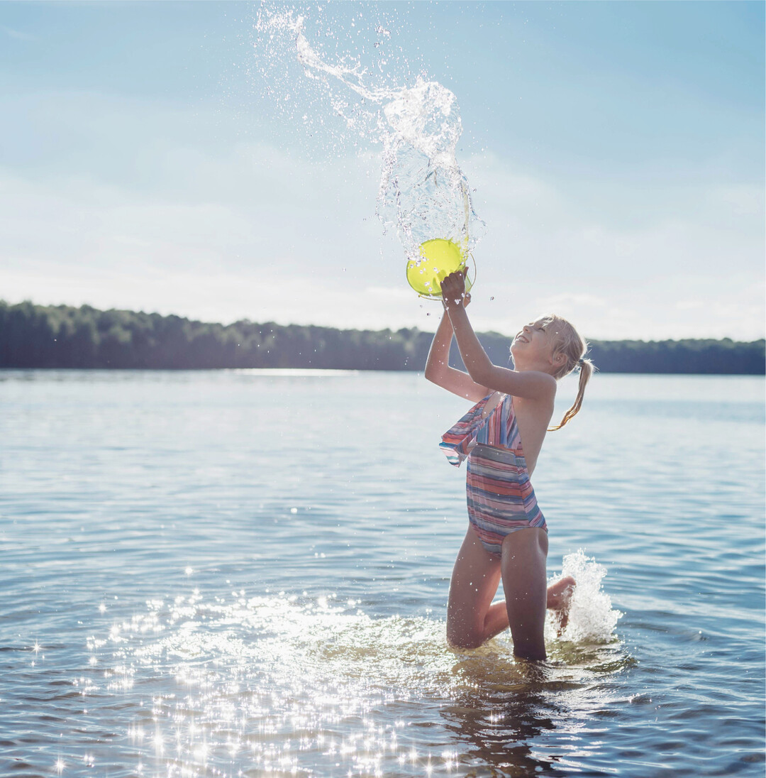 Die Sommerferien sind da. Nach einem ungew�hnlichen Schuljahr haben sich die Kinder einen tollen Sommer verdient. Im See baden, Eis essen, mit Freunden spielen, Ausfl�ge mit der Familie, Ferienprogramme  auch wenn noch nicht alles wieder normal l�uft, gibt es unz�hlige Arten f�r Kinder, gro�artige Ferien zu erleben!
