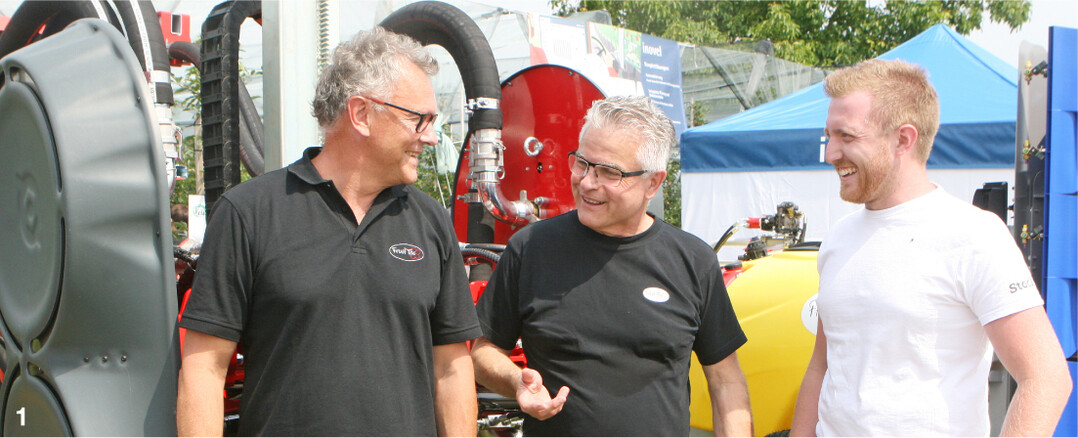 Das neu entwickelte Fruit Tec-Entbl�tterungsger�t arbeitet jetzt zweiseitig. Das spart Arbeitszeit.