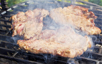 Corona und die verregneten Sommerwochen bremsen den Appetit auf Schweinefleisch: Ohne Appetit keine Nachfrage. Ohne Nachfrage kein Preisaufschwung.