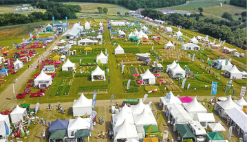 Rund 330 Unternehmen, Verbände und Organisationen präsentierten sich und ihre Arbeit.