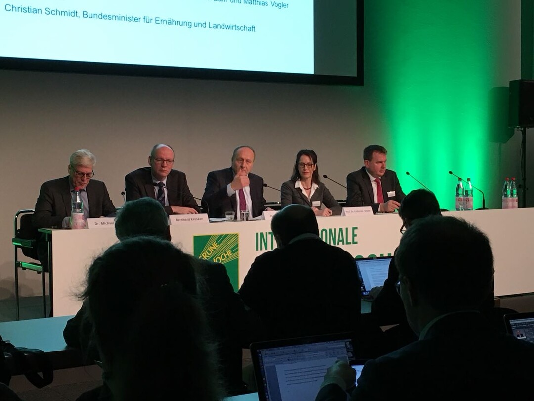 DBV-Pr�sident Joachum Rukwied (Mitten) stellt sich den Fragen der Agrarjournalisten