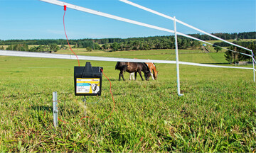 1 Sicher �ber lange Distanzen: Das Weidezaunger�t Turbomax" des Herstellers Horizont kann f�r Zaunl�ngen von bis zu 85 Kilometer verwendet werden.