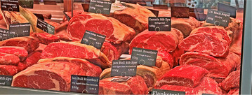 Fleisch in einer Ladentheke. Foto: Silvia Rue�