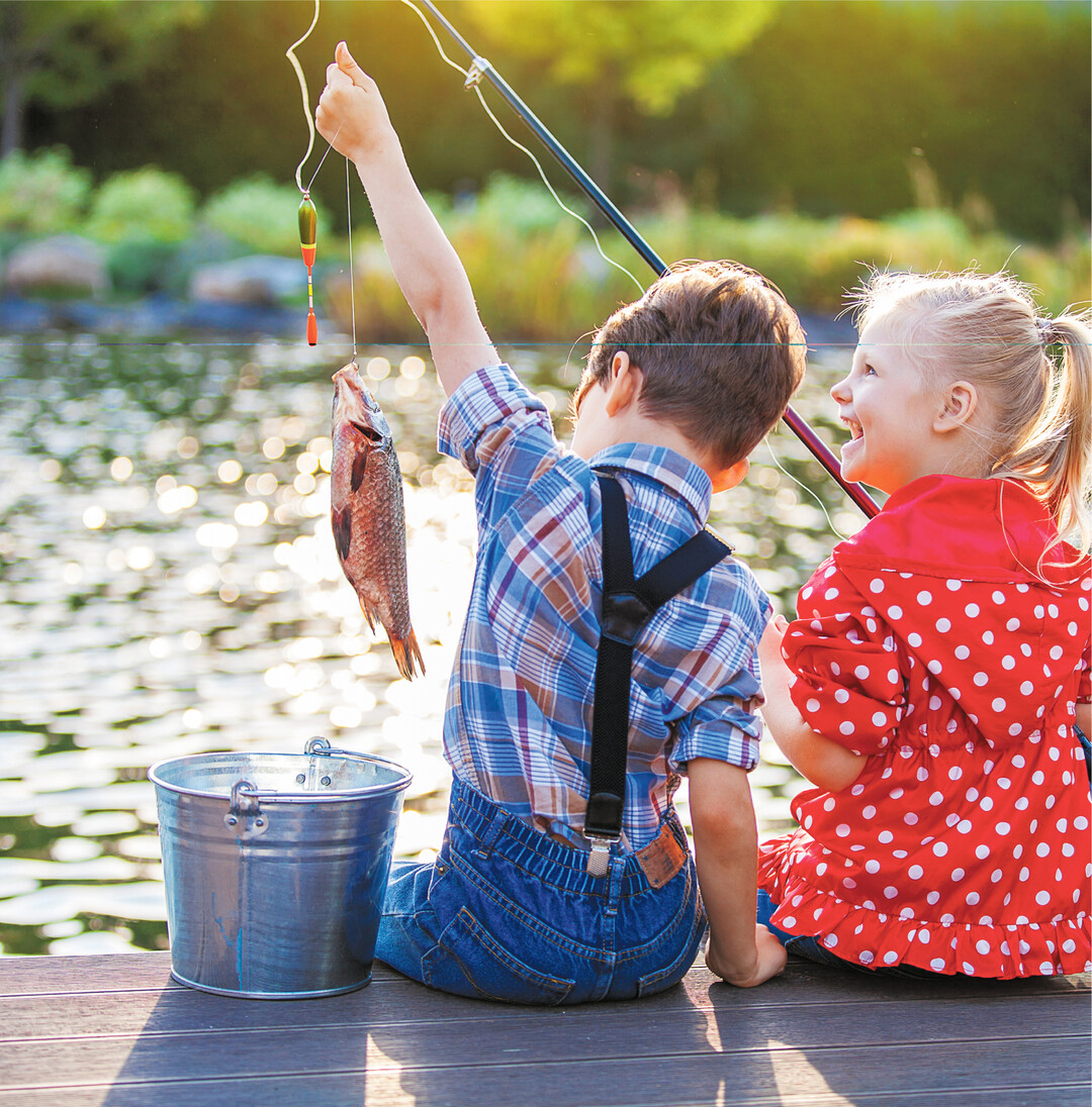 In Seeburg bei Bad Urach darf in der Ermstalfischerei jeder seinen eigenen Fisch fangen und k�chenfertig mitnehmen. Angelschein ist nicht erforderlich, Ger�t und K�der k�nnen entliehen werden. Auf der Terrasse k�nnen Sie frisch ger�ucherte Forellen oder Saiblinge genie�en. Ein Bummel durch das h�bsche St�dchen Bad Urach oder ein Besuch im reizenden Café Schl�ssle im Seeburger Tal bieten sich an (www.ermstalfischerei.de, www.speisecafe-schloessle.de).