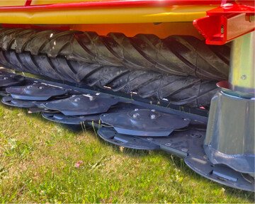 Frontm�her SC-301R von Rozmital mit Aufbereiter.