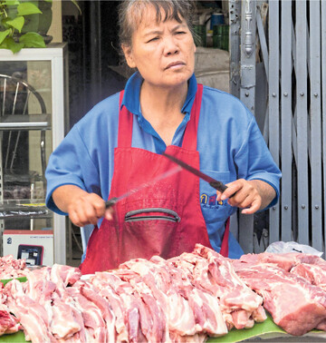 In Asien lassen sich Schweineteile verkaufen, die hierzulande niemand mag.