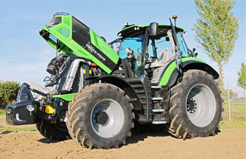 Die neue 6er TTV Serie wird mit den neusten Sechs-Zylinder-Motoren von Deutz-Fahr angetrieben. Hier im Bild der 6210 TTV.