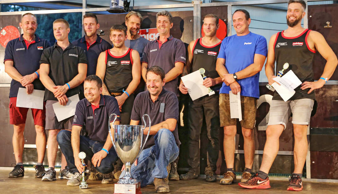 Die Sieger in der Wettkampfklasse der Profi-Schafscherer. �