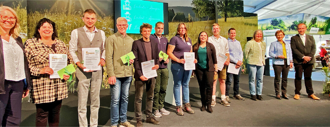 Preis�bergabe auf der B�hne in Halle 1 des Landwirtschaftlichen Hauptfestes mit Staatssekret�rin Sabine Kurtz (2.v.r).