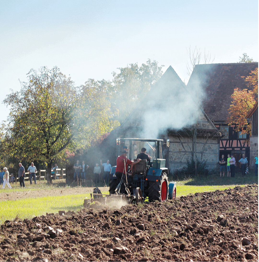 Am Sonntag, 13. Oktober, werden im Hohenloher Freilandmuseum in Schw�bisch Hall/Wackershofen von 11 bis 16 Uhr alte Landmaschinen wieder zum Leben erweckt. Auch selbst Mitmachen ist gefragt.