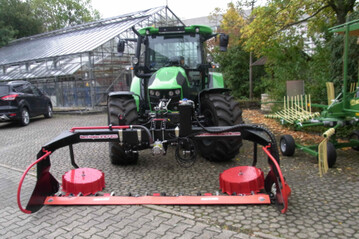 Die Firma BB Umwelttechnik pr�sentierte ihr Doppelmesserm�hwerk Seco Duplex f�r die Heuernte. Damit soll das Futter schonend und mit geringem Energieaufwand gem�ht werden k�nnen. 