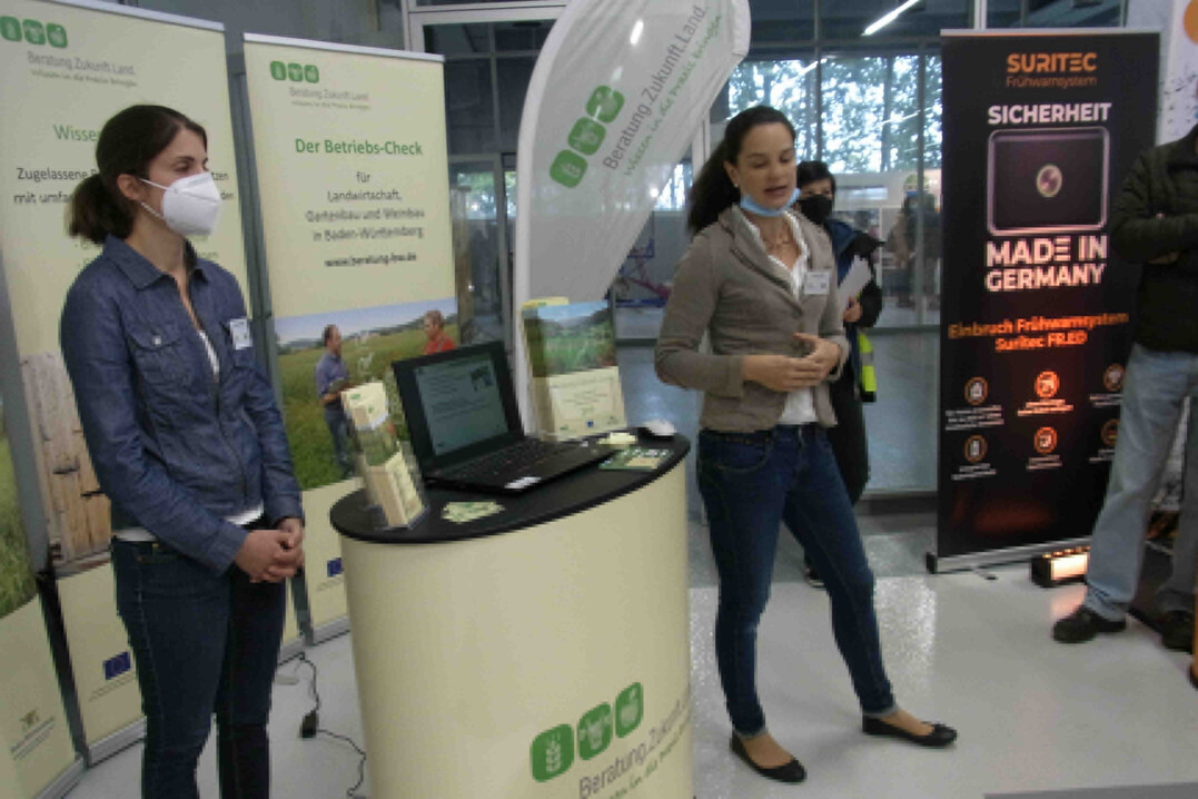 Die Landesanstalt für Landwirtschaft (LEL) Schwäbisch Gmünd stellte auf der Ausstellung die Möglichkeiten eines Betriebschecks für Pferdehöfe vor.