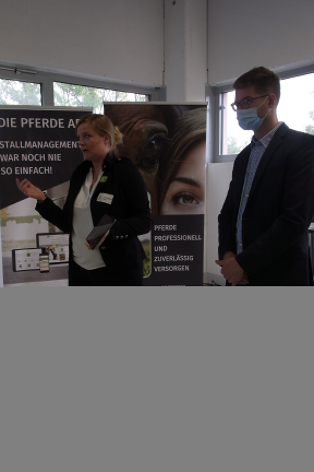 Für die Vorzüge einer speziell für Pferdebetriebe entwickelten App warben die Mitarbeiter der Pferde App GmbH auf der Ausstellung.