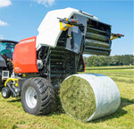 Die Impress 3130 F PRO im Einsatz auf dem Feld.