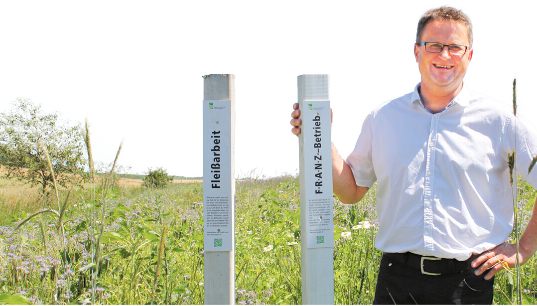 J�rgen Maurer aus Kupferzell feierte stellvertretend f�r alle F.R.A.N.Z.-Landwirte die Auszeichnung zur UN-Dekade.