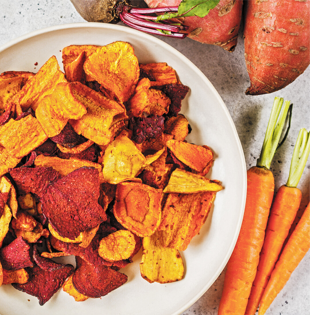 Gem�sechips aus M�hren, Rote Bete und S��kartoffeln bieten Abwechslung aus der T�te und ein besonderes Geschmackserlebnis. Man kann sie nat�rlich auch selbst im Backofen herstellen.