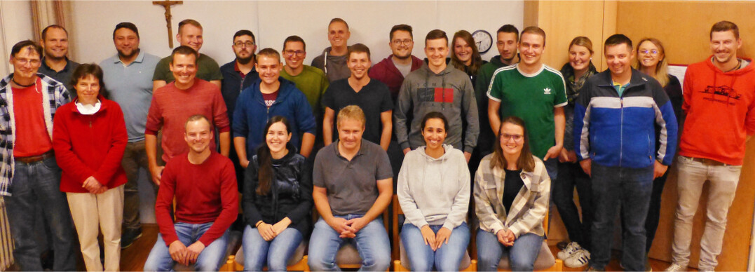 Die Sch�lerinnen und Sch�ler des neuen Kurses Landwirtschaft im Nebenerwerb.