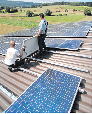 Fotovoltaikanlagenbetreiber, die ihren Strom selber verbrauchen wollen, sollten sich wegen der EEG-Umlage beraten lassen.