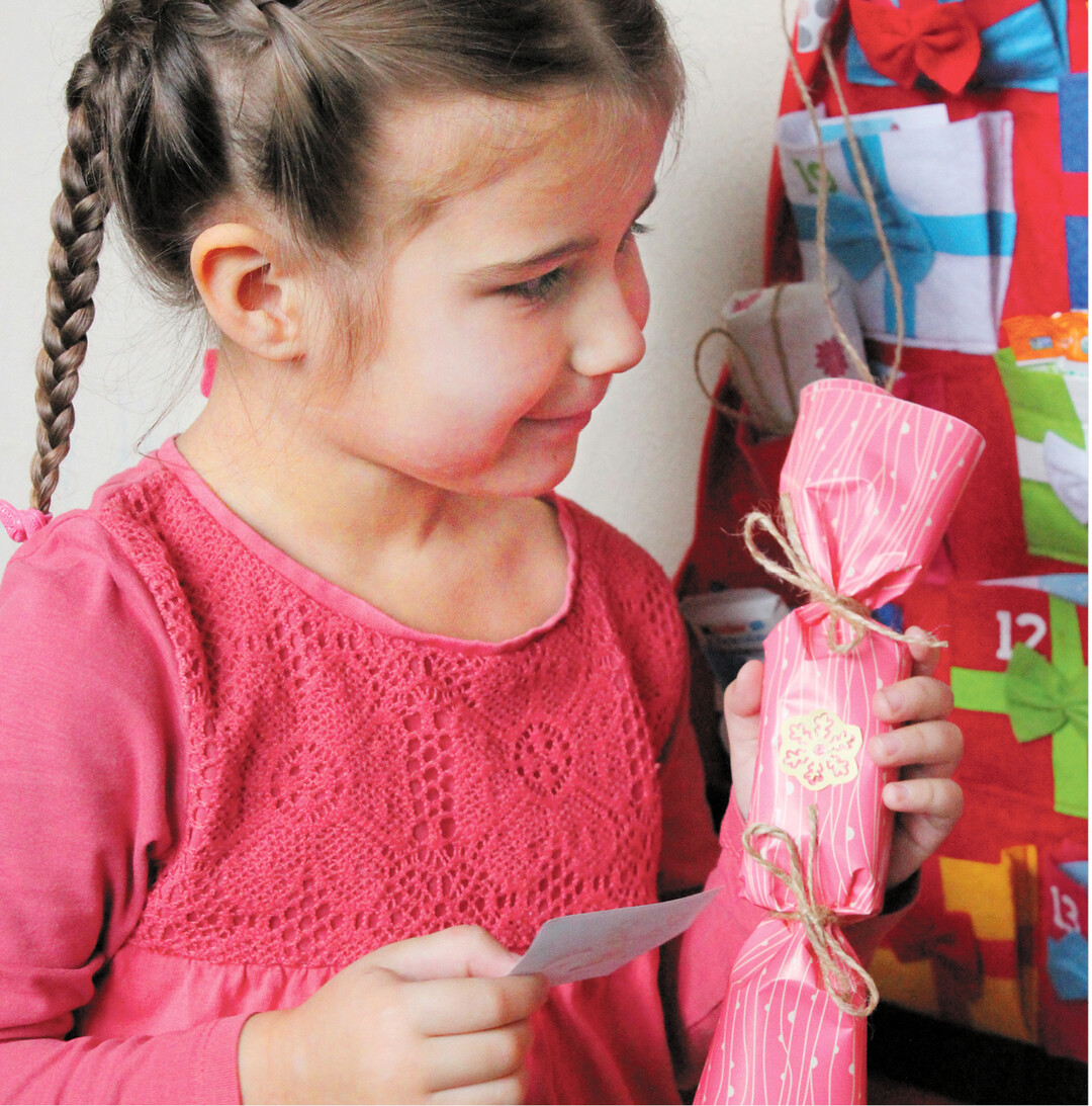 In diesem Jahr f�llt der 1. Dezember genau auf den 1. Adventsonntag. Am Adventskalender darf das erste T�rchen oder P�ckchen ge�ffnet werden.