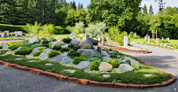 Erinnerungsg�rten sind ein neueres Element auf vielen Friedh�fen. Sie f�gen sich harmonisch in die Umgebung ein.