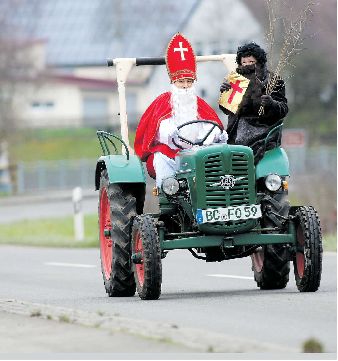 Diese beiden haben es eilig: Nikolaus und sein Knecht Ruprecht in Zell bei Riedlingen.