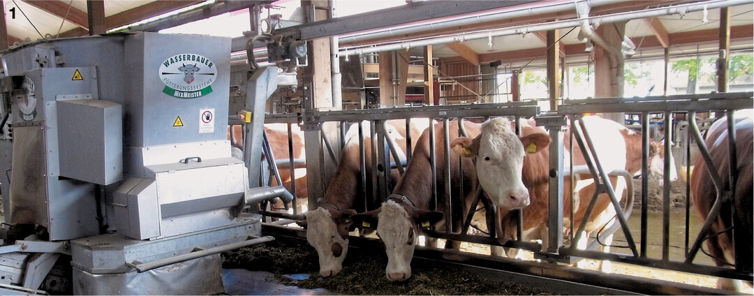 Seit 2012 werden die 135 Fleckvieh-, Holstein- und Braunviehk�he des Milchgewinnungszentrums mit einem schienengef�hrten F�tterungsroboter des �sterreichischen Herstellers Wasserbauer bis zu f�nf Mal am Tag mit bis zu 15 verschiedenen Mischungen f�r trockenstehende und laktierende K�he, f�r die Vorbereitungsphase und zu Versuchszwecken versorgt.