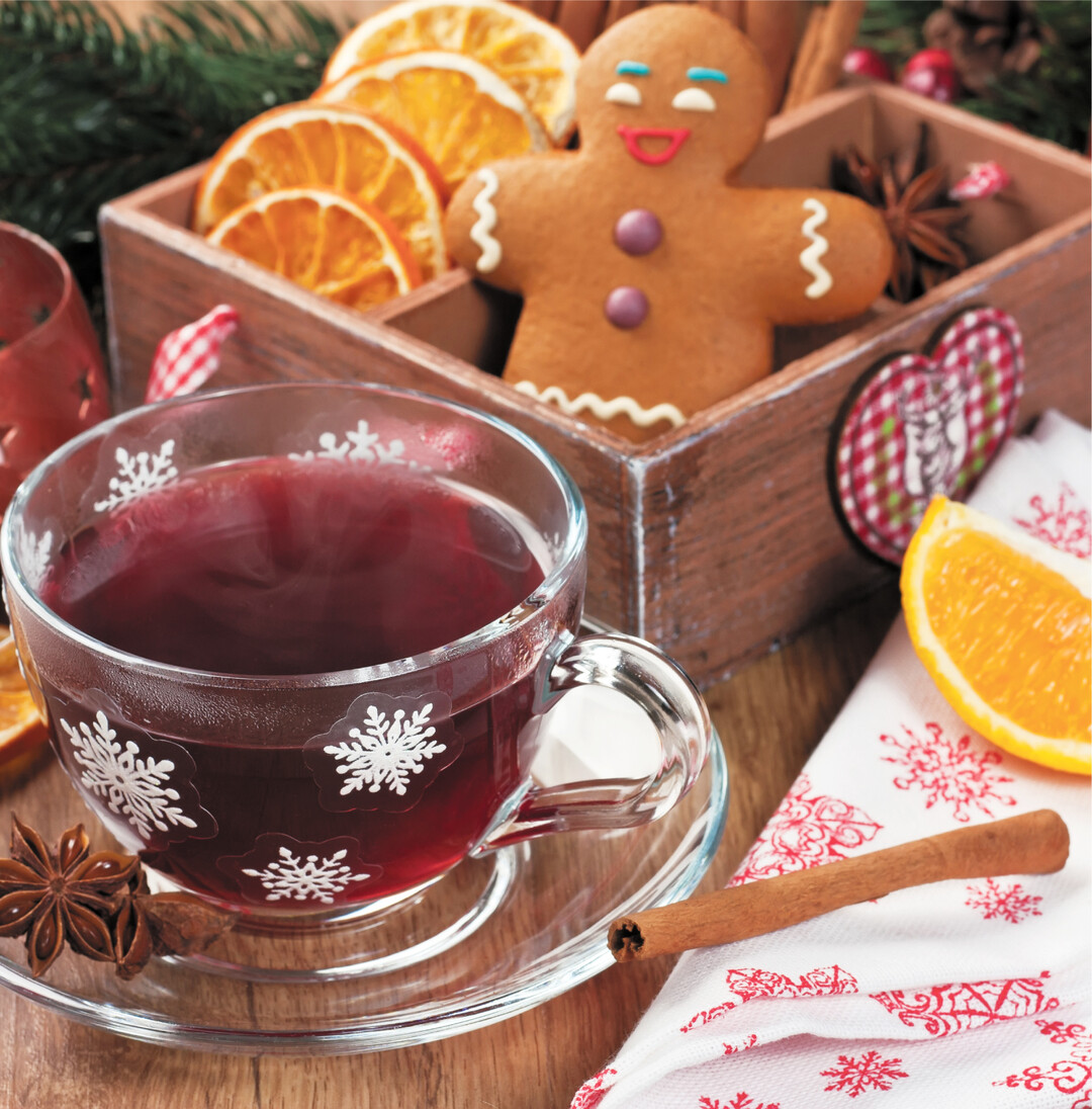 Ein hei�er Fr�chtetee, Gew�rztee oder Punsch, dazu ein paar Leckereien aus der Adventsb�ckerei f�r eine besinnliche Stunde in der Vorweihnachtszeit.