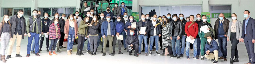 Die Absolventen des AKI-Praktikantenprogrammes mit Russland mit einem Teil des haupt- und ehrenamtlichen AKI-Team.