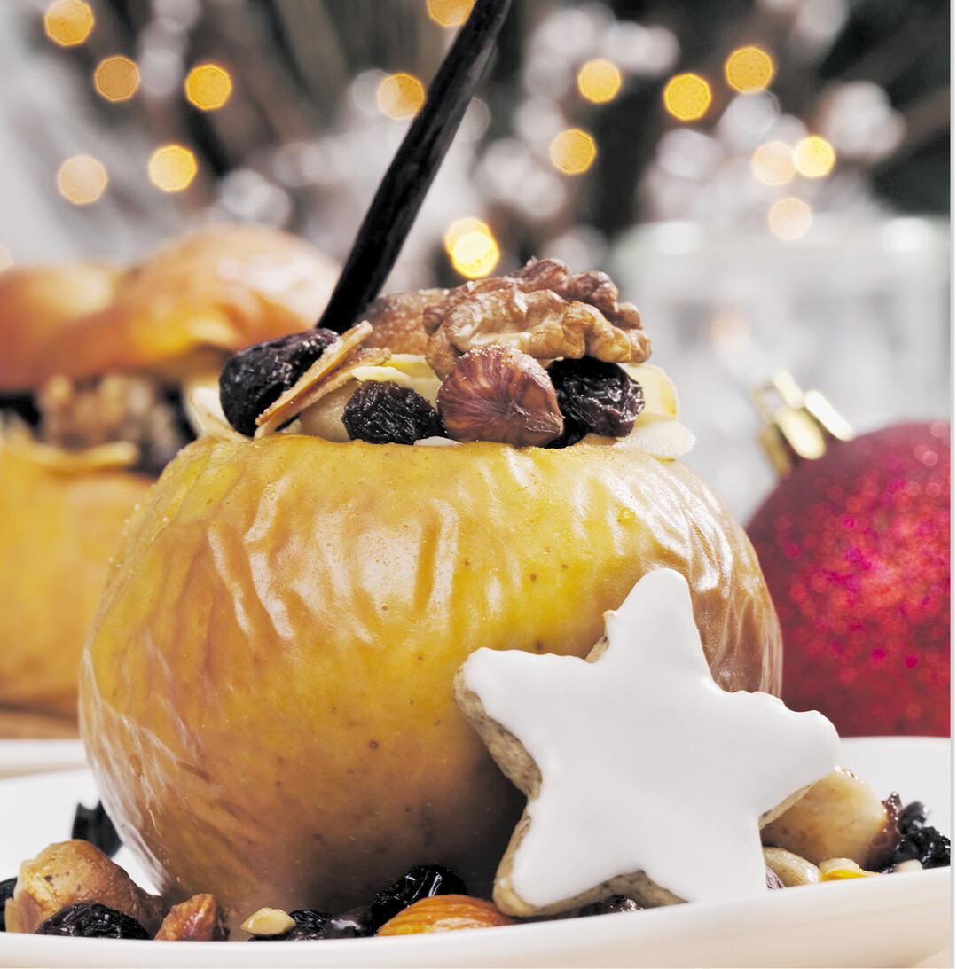 Ein feiner Bratapfel, nach Zimt und Nelken duftend, setzt dem Festessen an den Weihnachtstagen die Krone auf.