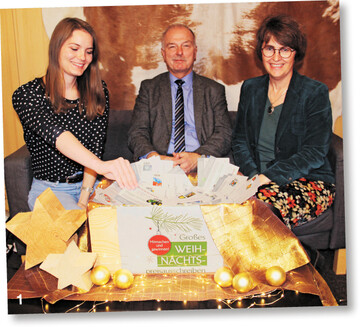 Die Gewinner des Weihnachts-Preisausschreibens stehen fest. Der Justiziar des Badischen Landwirtschaftlichen Hauptverbandes, Michael Nödl (Mitte), wohnte der Ziehung bei, die AOL-Vorsitzende Barbara Sester (rechts) und Verlagsmitarbeiterin Christina Steiert für die Arbeitsgemeinschaft der landwirtschaftlichen Wochenblätter organisierten.