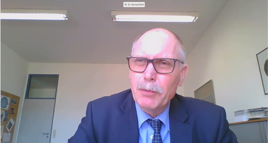 Dr. Konrad R�hl, Abteilungsleiter �Landwirtschaft� im MLR, gibt einen �berblick �ber die Gemeinsame Agrarpolitik ab 2023 und die Umsetzung des Biodiversit�ts-St�rkungsgesetzes.&nbsp;