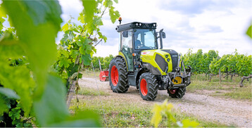 Claas hat neue Traktoren für Obst- und Weinbau.
