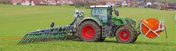 Verschlauchen von separierter Gülle im Frühjahr mit einem bodennahen, streifenförmigen System. Bevor im kommenden Frühjahr 2023 wieder mit dem Düngen der Flächen begonnen werden darf, muss jedoch der Düngebedarf für die betreffenden Flächen ermittelt sein.