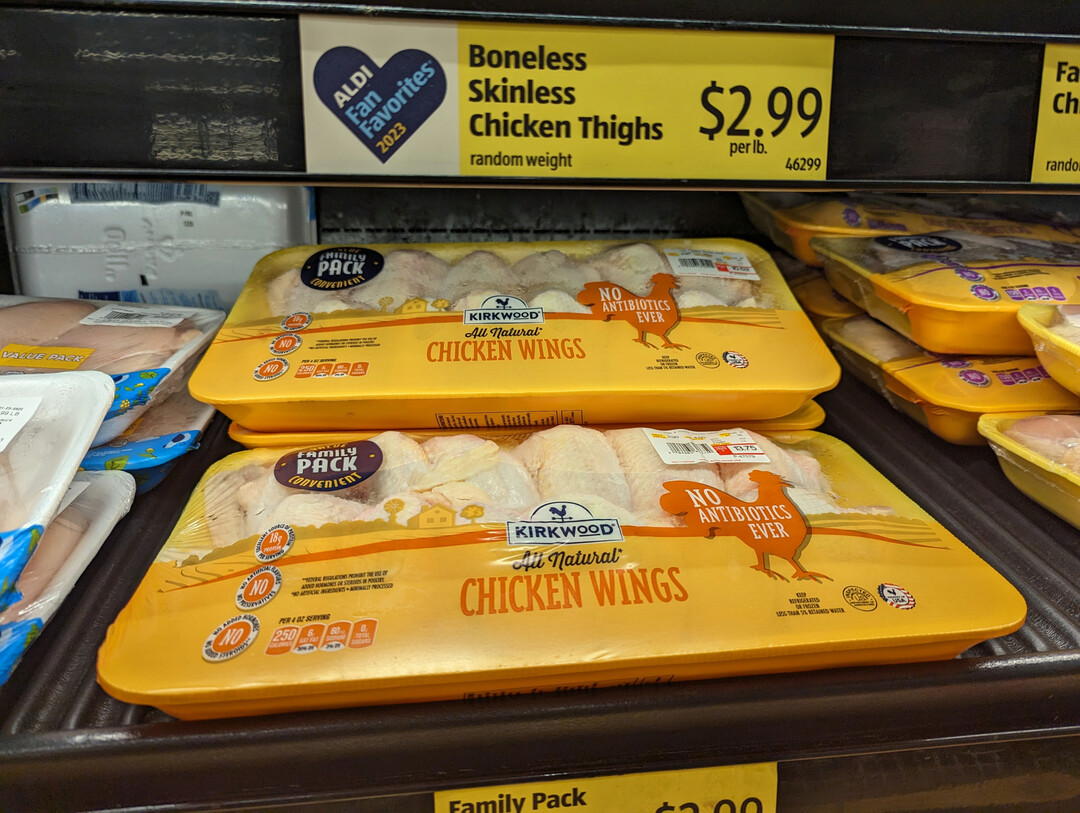 Die Zahl schwerer Salmonelleninfektionen, bedingt durch den Verzehr von Geflügelfleisch, bewegt sich in den USA jährlich im sechsstelligen Bereich.