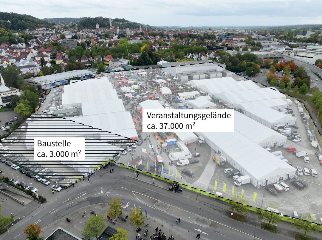 Im Oktober ist wieder Oberschwabenschau: Von 16. bis 20. Oktober wird Ravensburg zur Messestadt. Wegen einer benachbarten Parkhaus-Baustelle (links) wird das Messegelände etwas verkleinert. Besucher sollen davon kaum etwas mitbekommen.